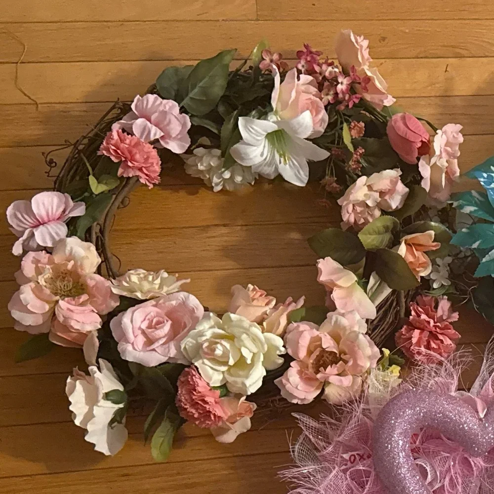 Set of Three Decorative Floral Wreaths💙🩷🩵